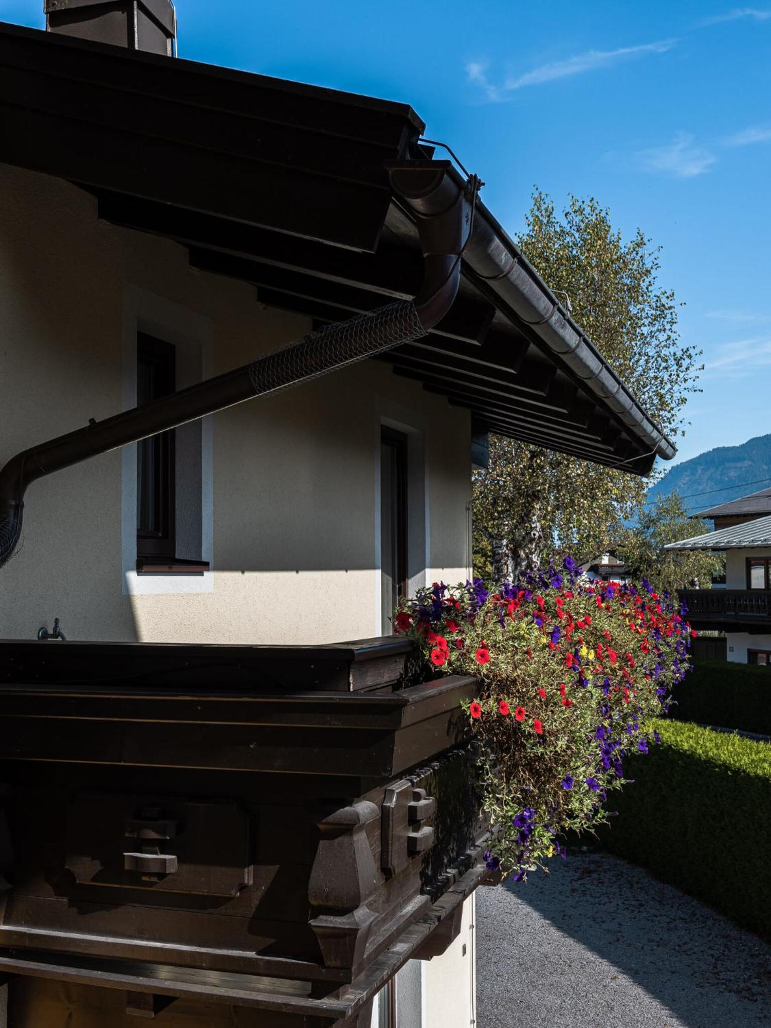 Gaestehaus Bleiweis-Zehentner Zell am See Bagian luar foto